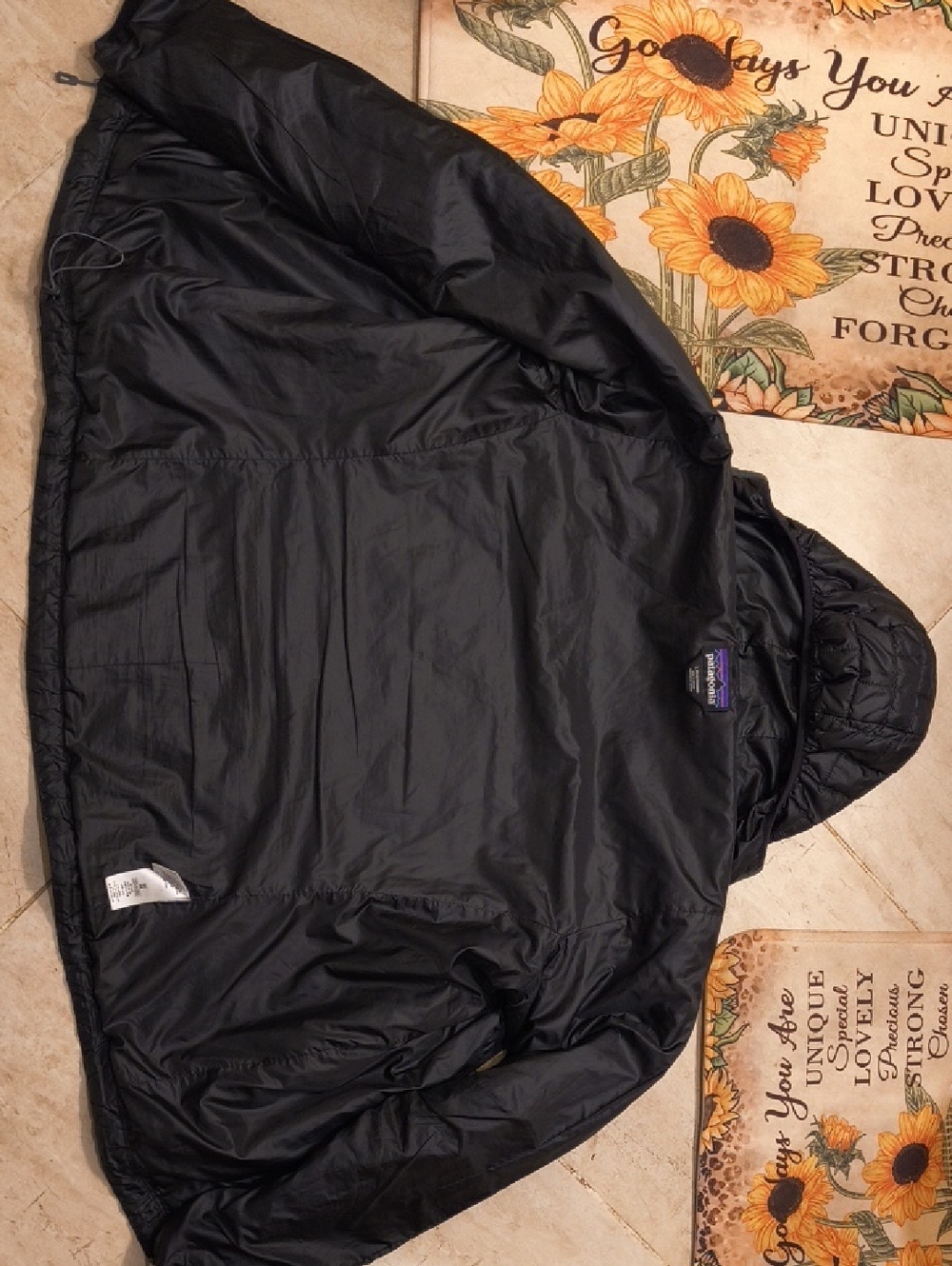 Patagonia Nano Puff Hoody (L) - Picture 9 of 10
